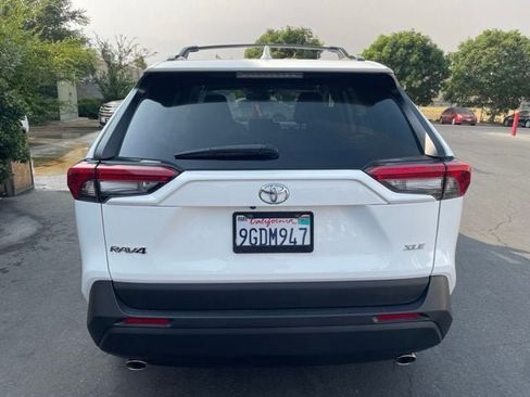 Used 2023 Toyota RAV4 XLE w/ Convenience Package FWD image 5