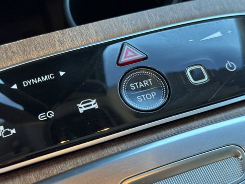 Used 2023 Mercedes-Benz EQS 580 4MATIC SUV image 36
