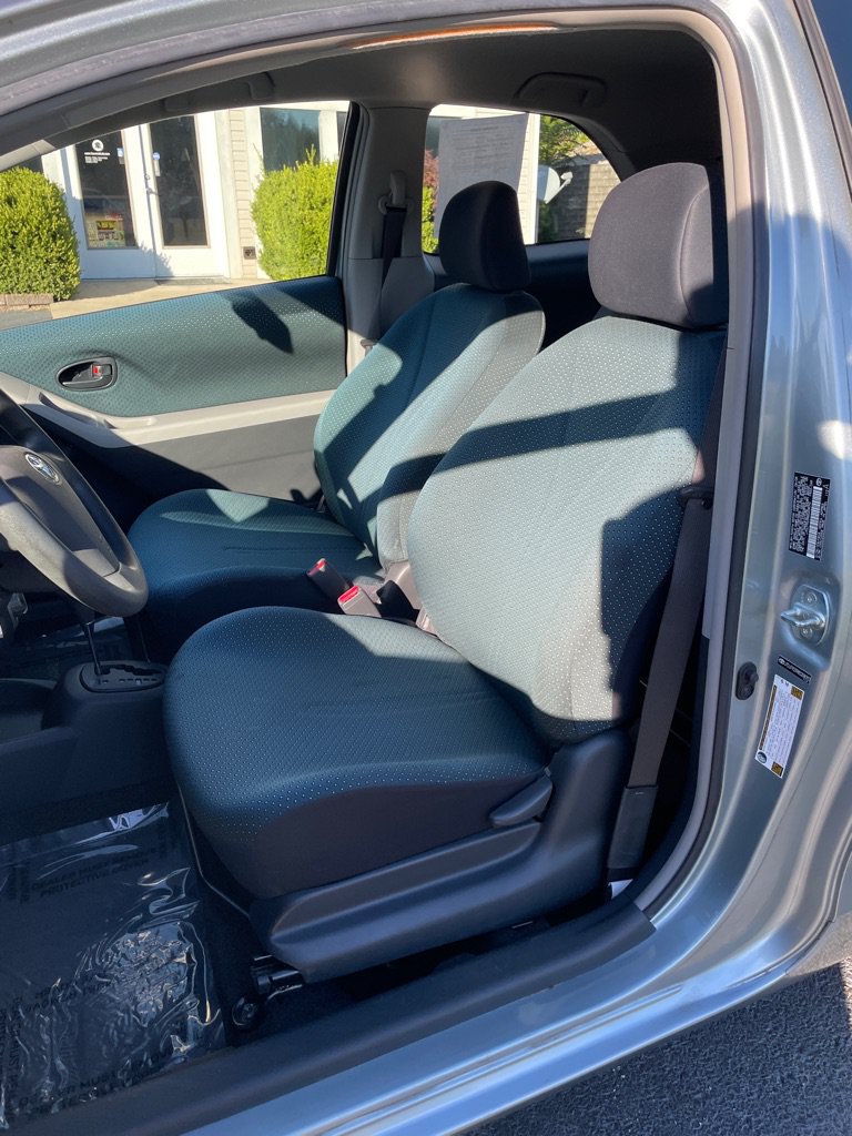 Used 2008 Toyota Yaris 2-Door Hatchback FWD image 13