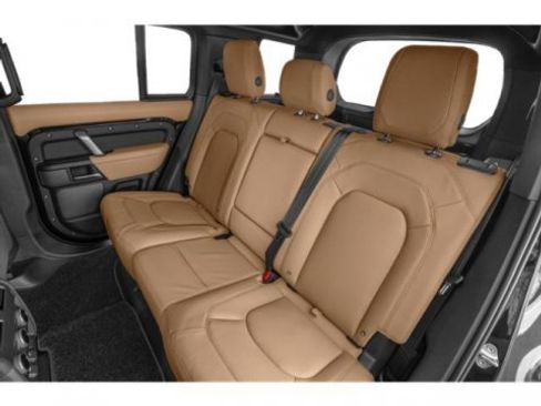 Used 2025 Land Rover Defender 110 V8 image 13
