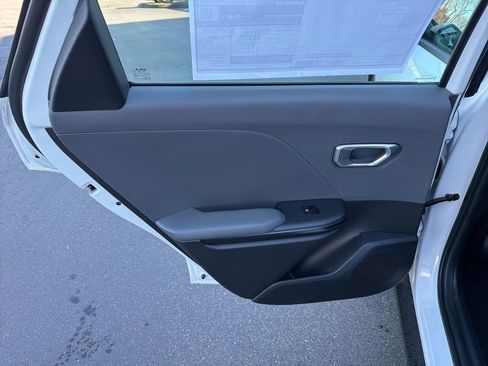 New 2025 Kia K4 LX image 20