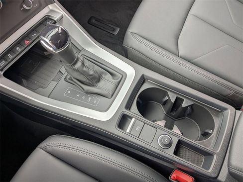 New 2025 Audi Q3 2.0T Premium image 14
