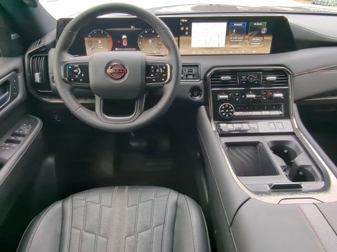 Used 2025 Nissan Armada PRO-4X image 14