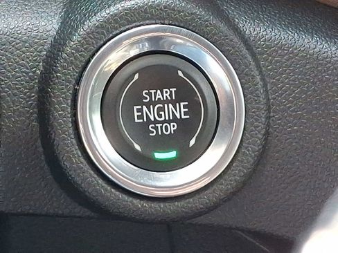 Used 2021 Chevrolet TrailBlazer ACTIV w/ Technology Package AWD/4WD image 23