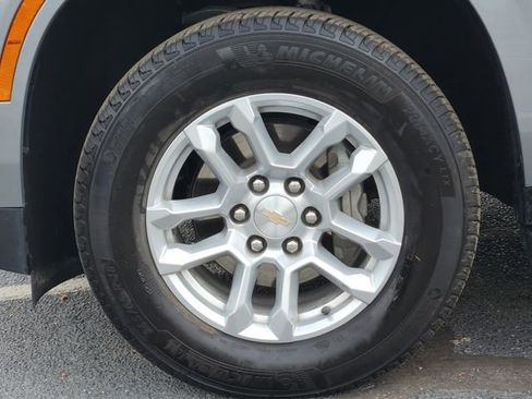 Used 2025 Chevrolet Tahoe LT image 9