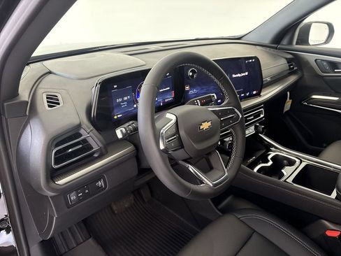 New 2026 Chevrolet Traverse LT w/ Driver Confidence Package FWD image 10