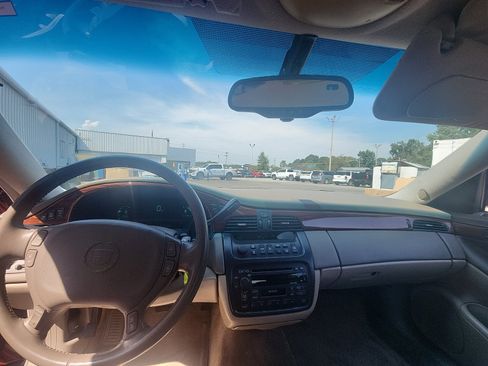 Used 2002 Cadillac De Ville w/ Comfort/Convenience Pkg FWD image 17