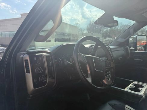 Used 2015 GMC Sierra 3500 Denali w/ Duramax Plus Package image 22