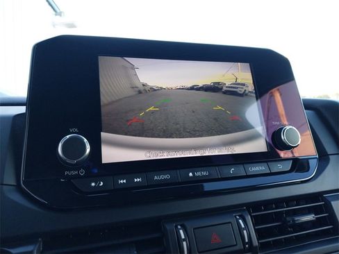 Used 2024 Nissan Pathfinder S image 17