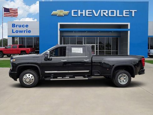 New 2026 Chevrolet Silverado 3500 High Country w/ Technology Package AWD/4WD image 2