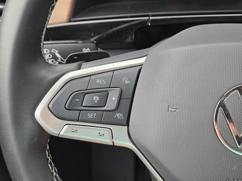 Used 2025 Volkswagen Atlas SE FWD image 22