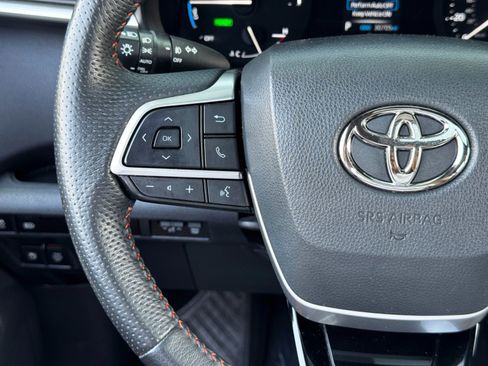 Used 2023 Toyota Sienna XSE image 22