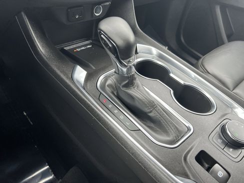 Used 2023 Chevrolet Traverse LT image 21