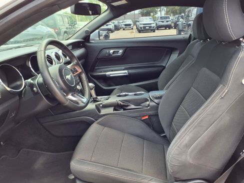 Used 2017 Ford Mustang Coupe RWD image 20