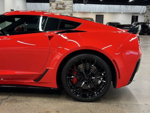 Used 2016 Chevrolet Corvette Z06 w/ Battery Protection Package RWD image 8