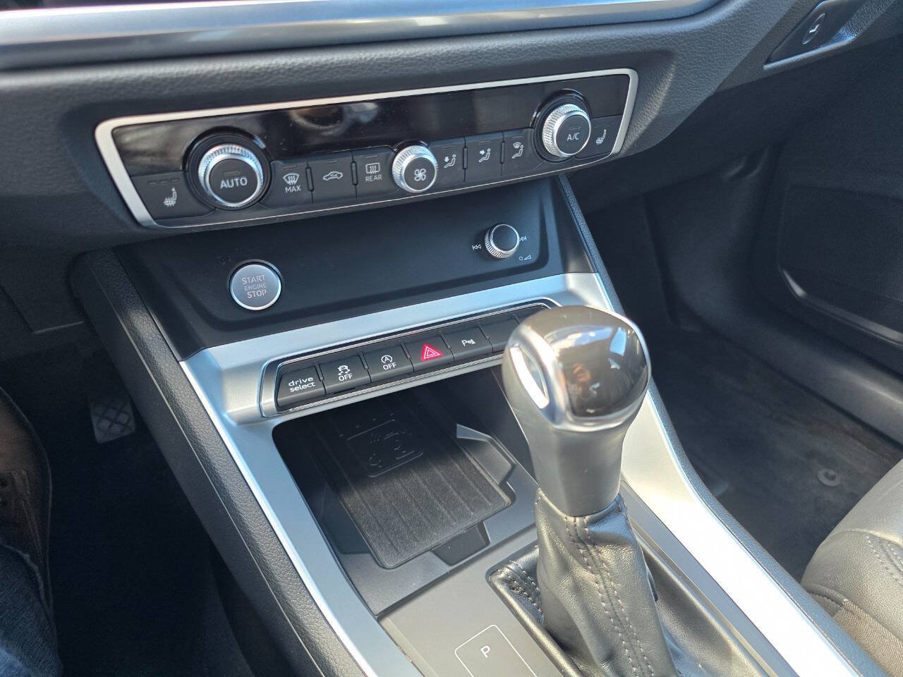 Used 2020 Audi Q3 2.0T Premium Plus w/ Premium Plus Package AWD/4WD image 19