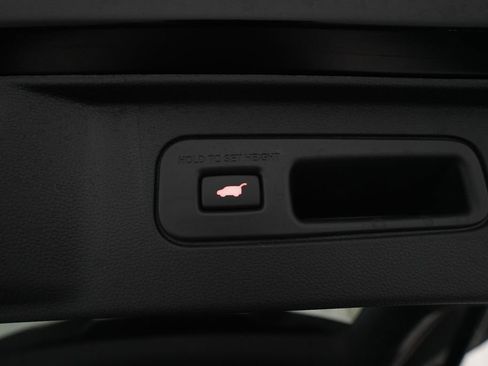 Certified 2025 Honda Pilot Black Edition image 15