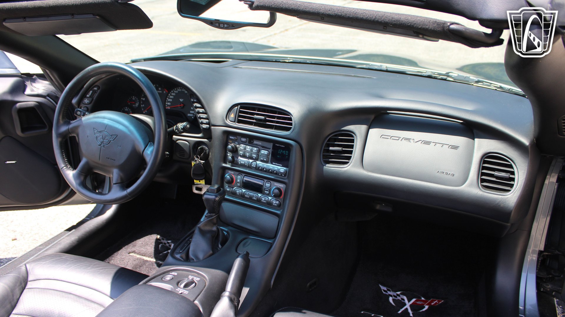 Used 2004 Chevrolet Corvette Convertible w/ Preferred Equipment Group RWD image 17