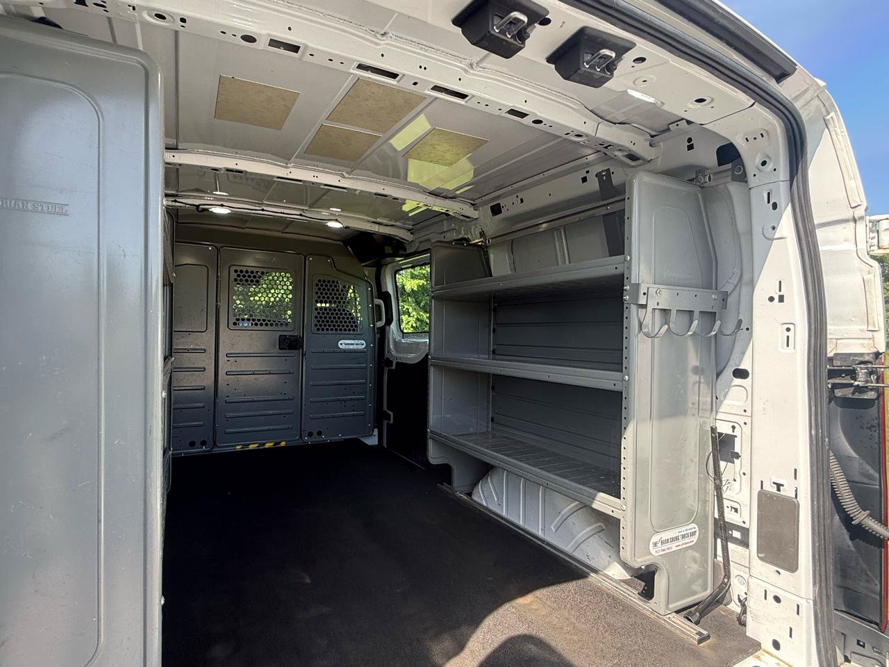 Used 2020 Ford Transit 250 Low Roof RWD image 11