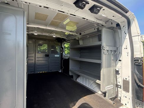 Used 2020 Ford Transit 250 Low Roof RWD image 11