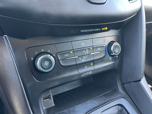 Used 2017 Ford Focus SE image 26