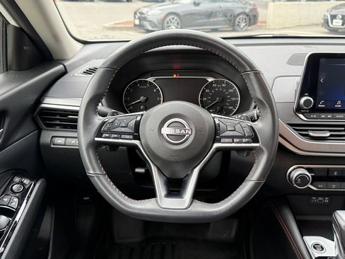 Used 2024 Nissan Altima 2.5 SR image 12