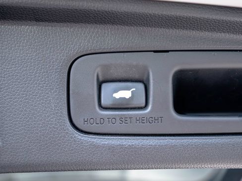 Used 2025 Honda CR-V EX-L image 41