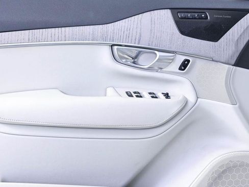 Certified 2024 Volvo XC90 T8 Plus w/ Protection Package Premier AWD/4WD image 8