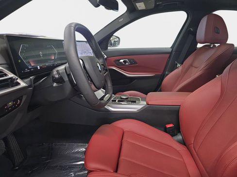 Used 2025 BMW 330i Sedan w/ M Sport Package image 17