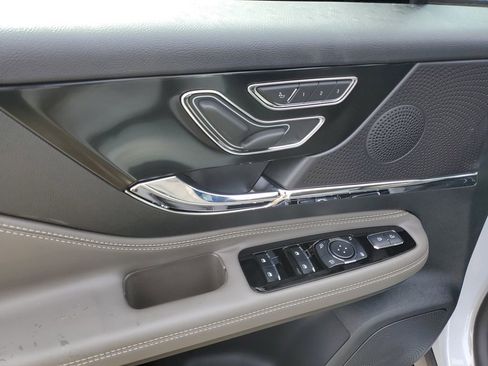 New 2026 Lincoln Corsair Premiere image 19