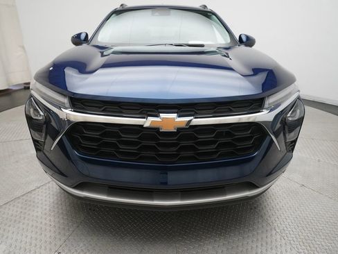 Used 2024 Chevrolet Trax LT w/ Driver Confidence Package FWD image 21