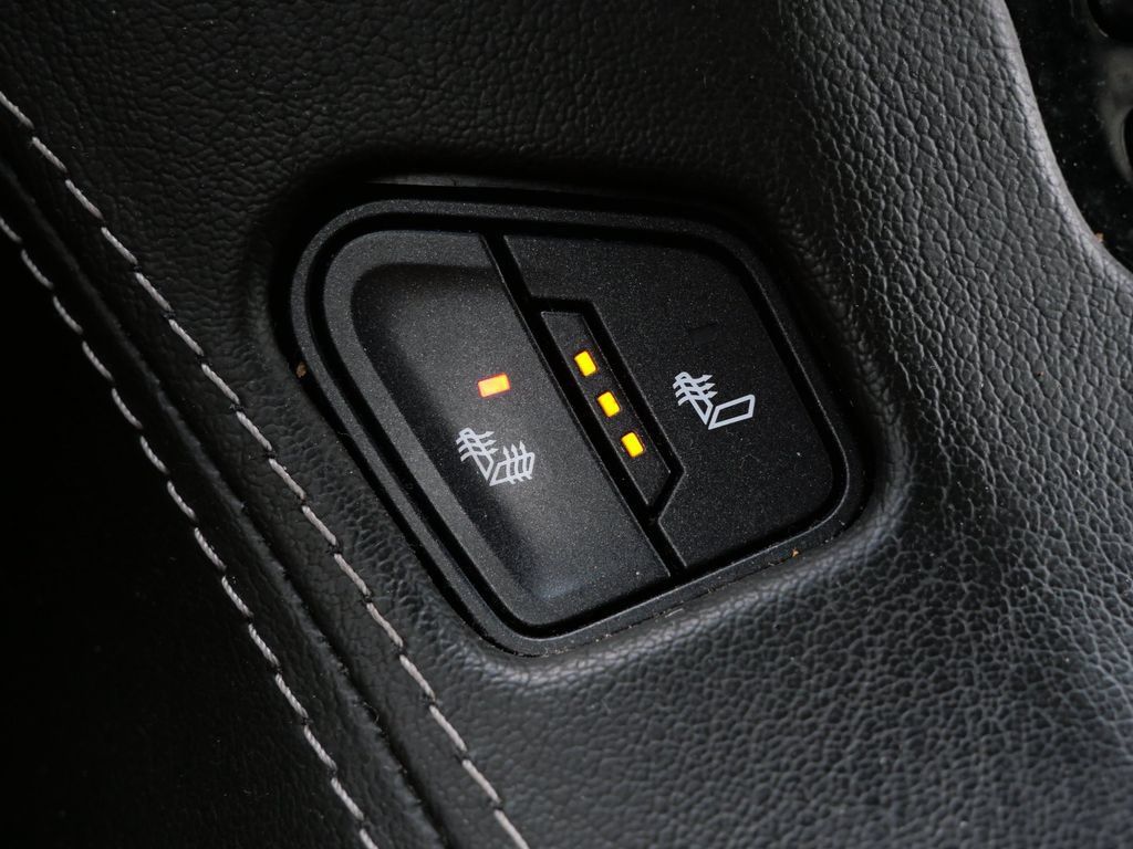 Used 2019 Chevrolet Suburban LT AWD/4WD image 27