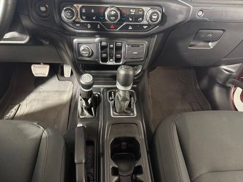 Used 2021 Jeep Gladiator Sport AWD/4WD image 18