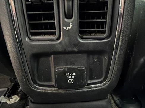 Used 2018 Jeep Grand Cherokee Altitude AWD/4WD image 19