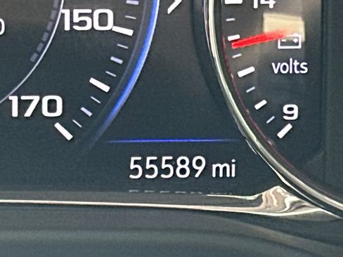 Used 2020 GMC Acadia SLT w/ Driver Alert Package II FWD image 29