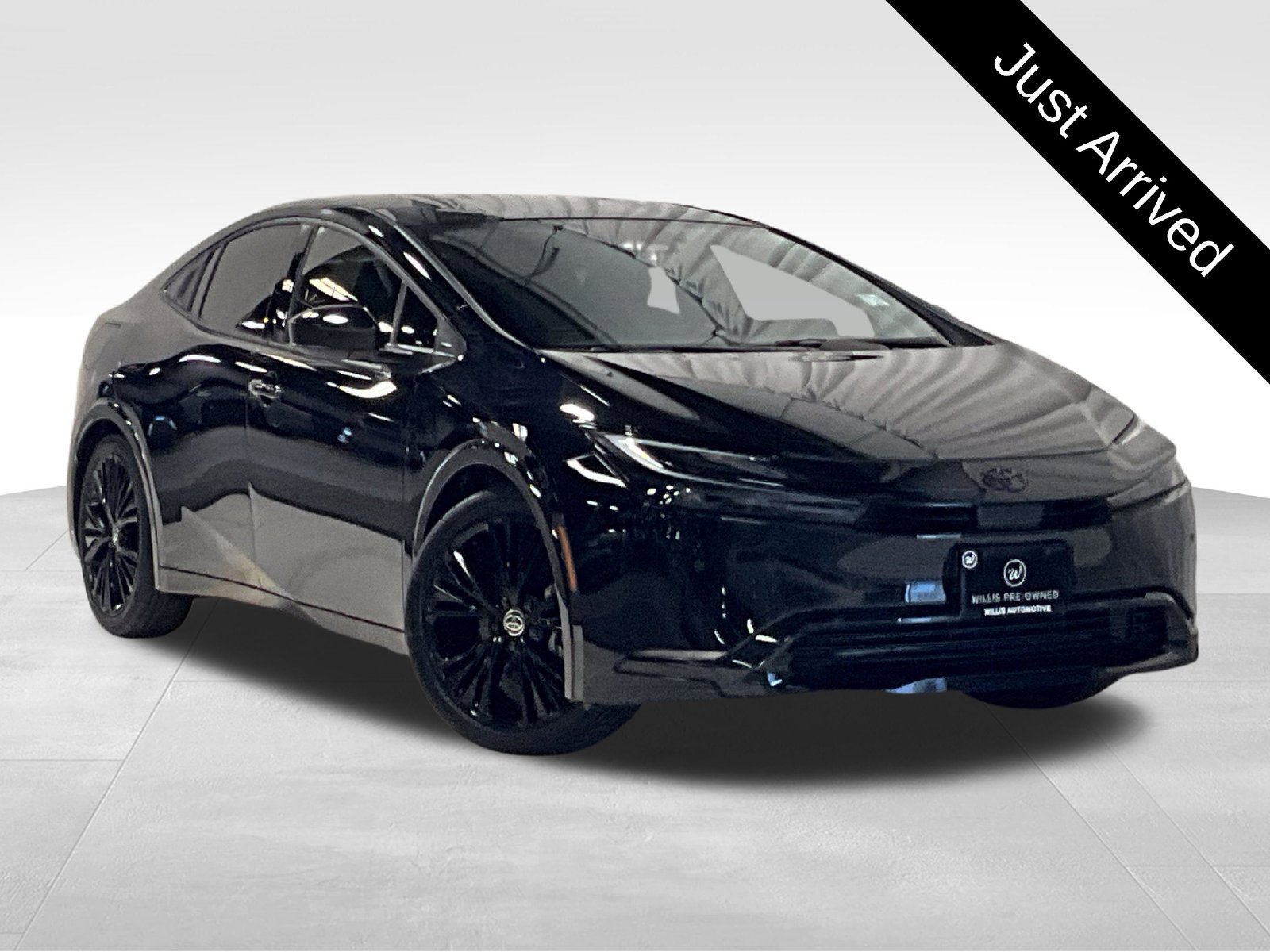 Used 2026 Toyota Prius Plug-In Hybrid FWD image 1