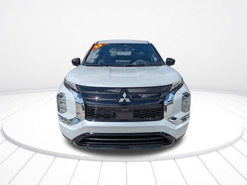 New 2026 Mitsubishi Outlander LE FWD image 9