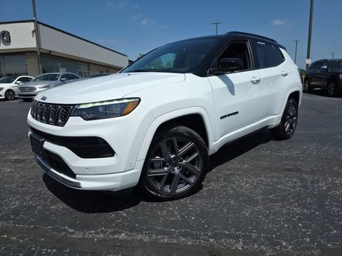 Used 2025 Jeep Compass Limited w/ Driver Assist Group I AWD/4WD image 2