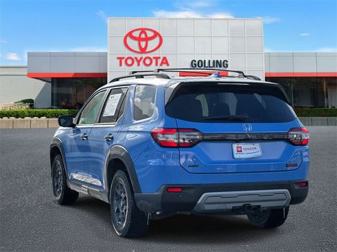 Used 2023 Honda Pilot TrailSport image 4