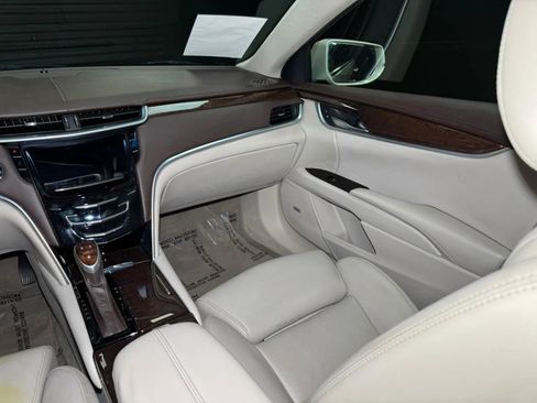 Used 2013 Cadillac XTS Luxury image 15