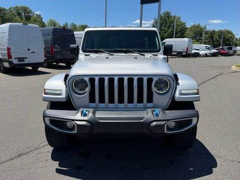 Used 2023 Jeep Wrangler Unlimited Sahara w/ Cold Weather Group AWD/4WD image 2