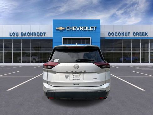 Used 2024 Nissan Rogue SV FWD image 7