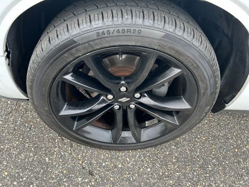 Used 2018 Dodge Challenger SXT w/ Blacktop Package image 10
