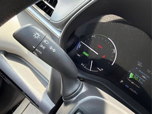 Used 2021 Toyota Sienna LE FWD image 55