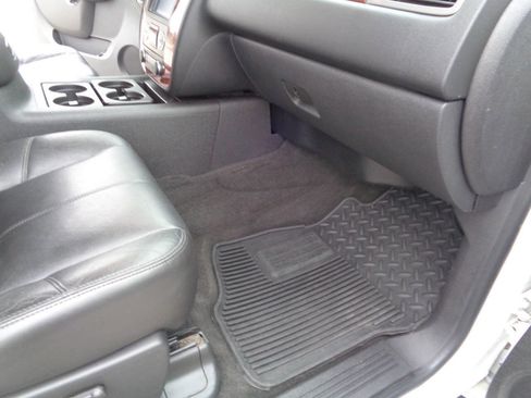 Used 2011 Chevrolet Silverado 3500 LTZ w/ Snow Plow Prep Package image 41