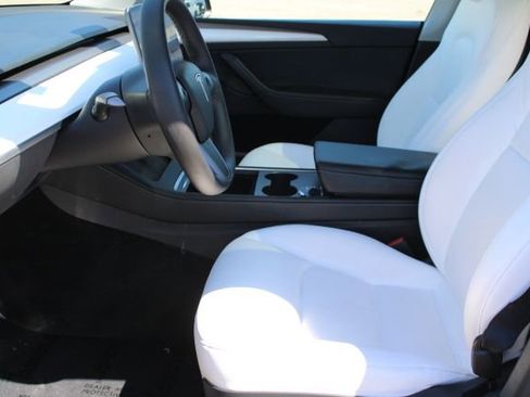 Used 2024 Tesla Model Y Long Range AWD/4WD image 24