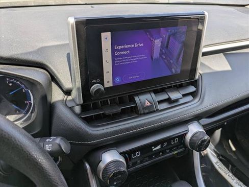 Used 2025 Toyota RAV4 XLE AWD/4WD image 12