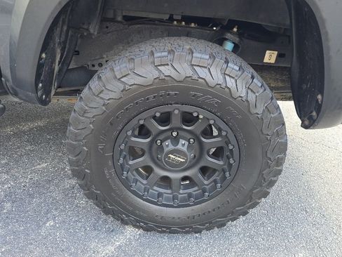 Used 2021 Toyota Tacoma TRD Off-Road image 8