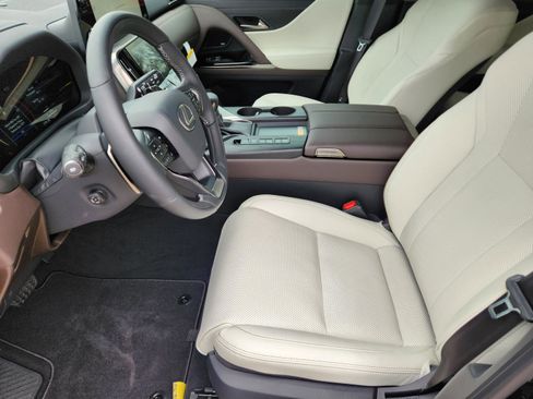 New 2026 Lexus LX 600 4WD w/ Luxury Package image 8