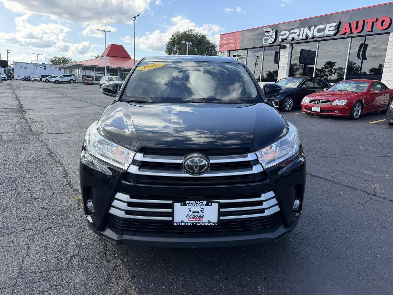 Used 2017 Toyota Highlander Plus AWD/4WD image 2